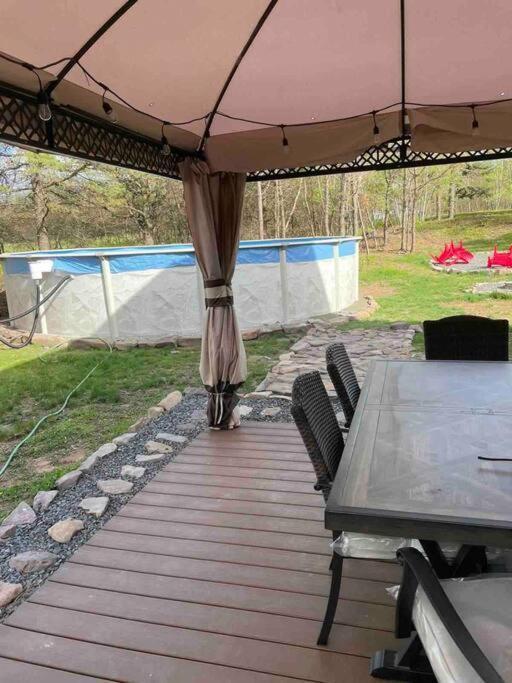 Вілла Quiet Private House W Hot Tub/Fire Pit/Games Blakeslee Екстер'єр фото